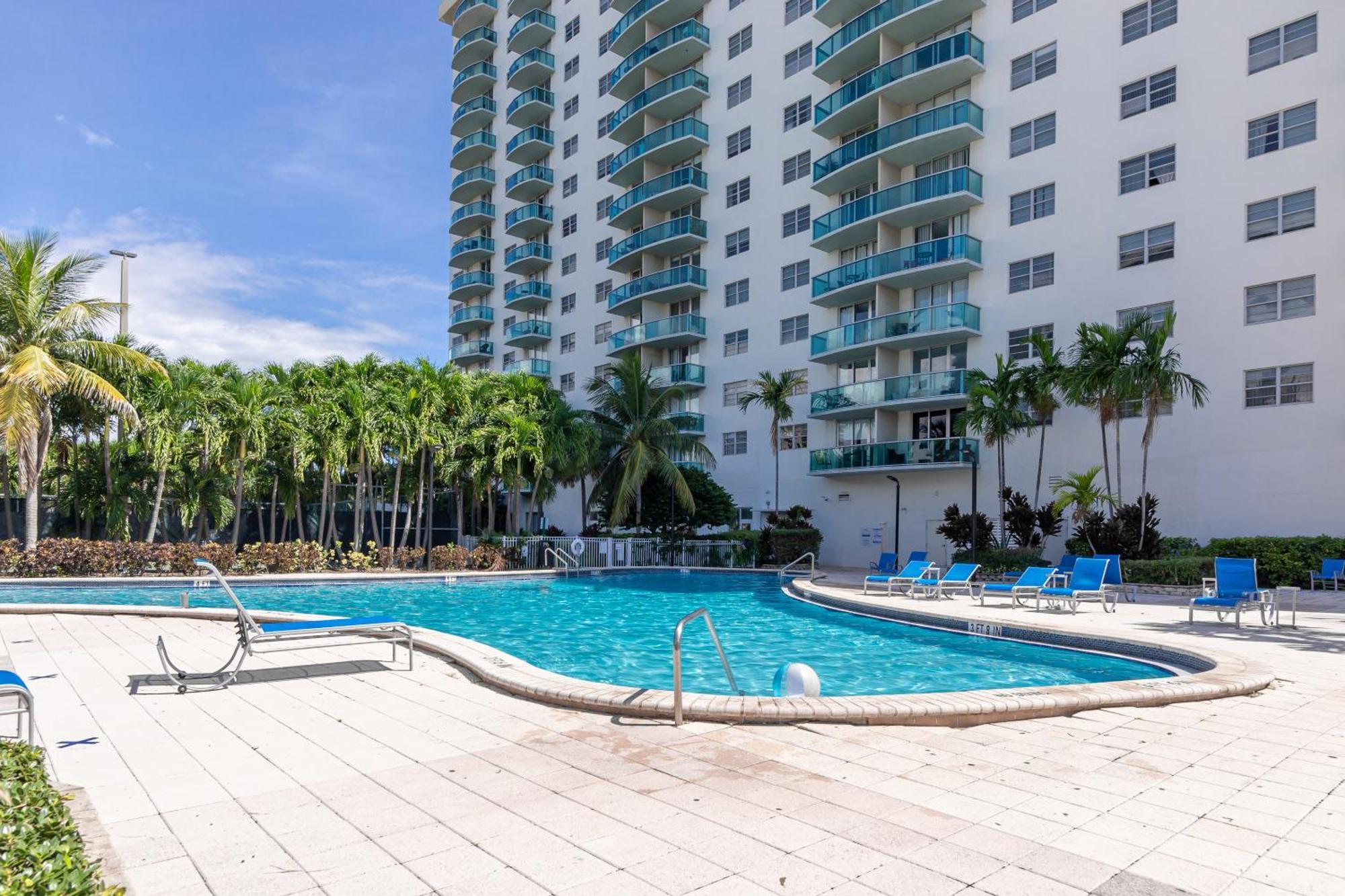 Ocean Reserve Sunny Isles Beach Exterior foto