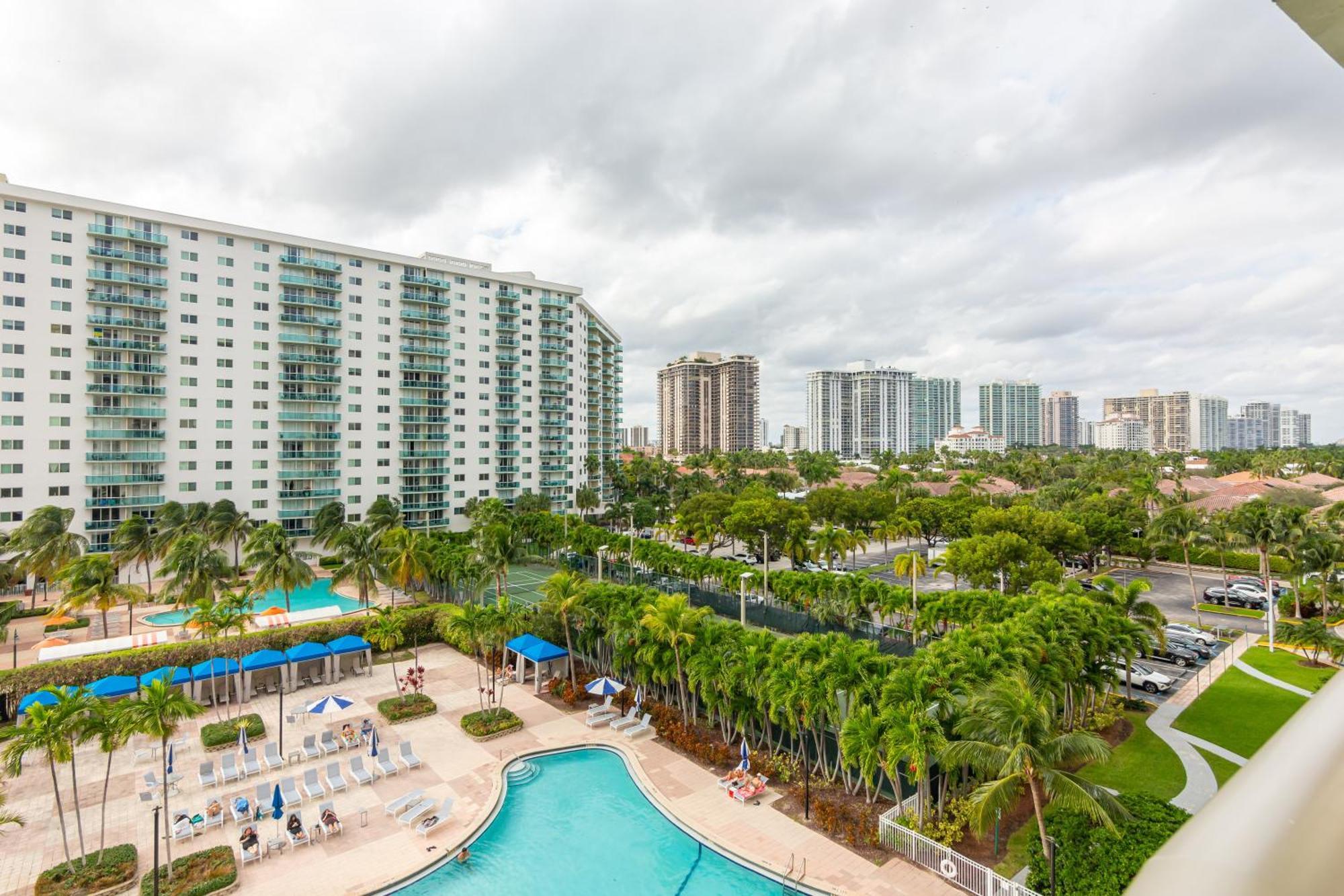 Ocean Reserve Sunny Isles Beach Exterior foto